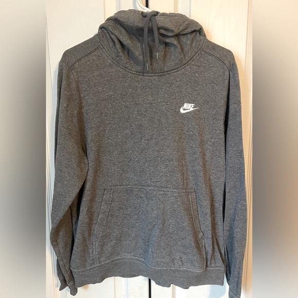 ⭐️Make an Offer⭐️ Nike pullover sweatshirt—Large—Gray - Picture 1 of 4